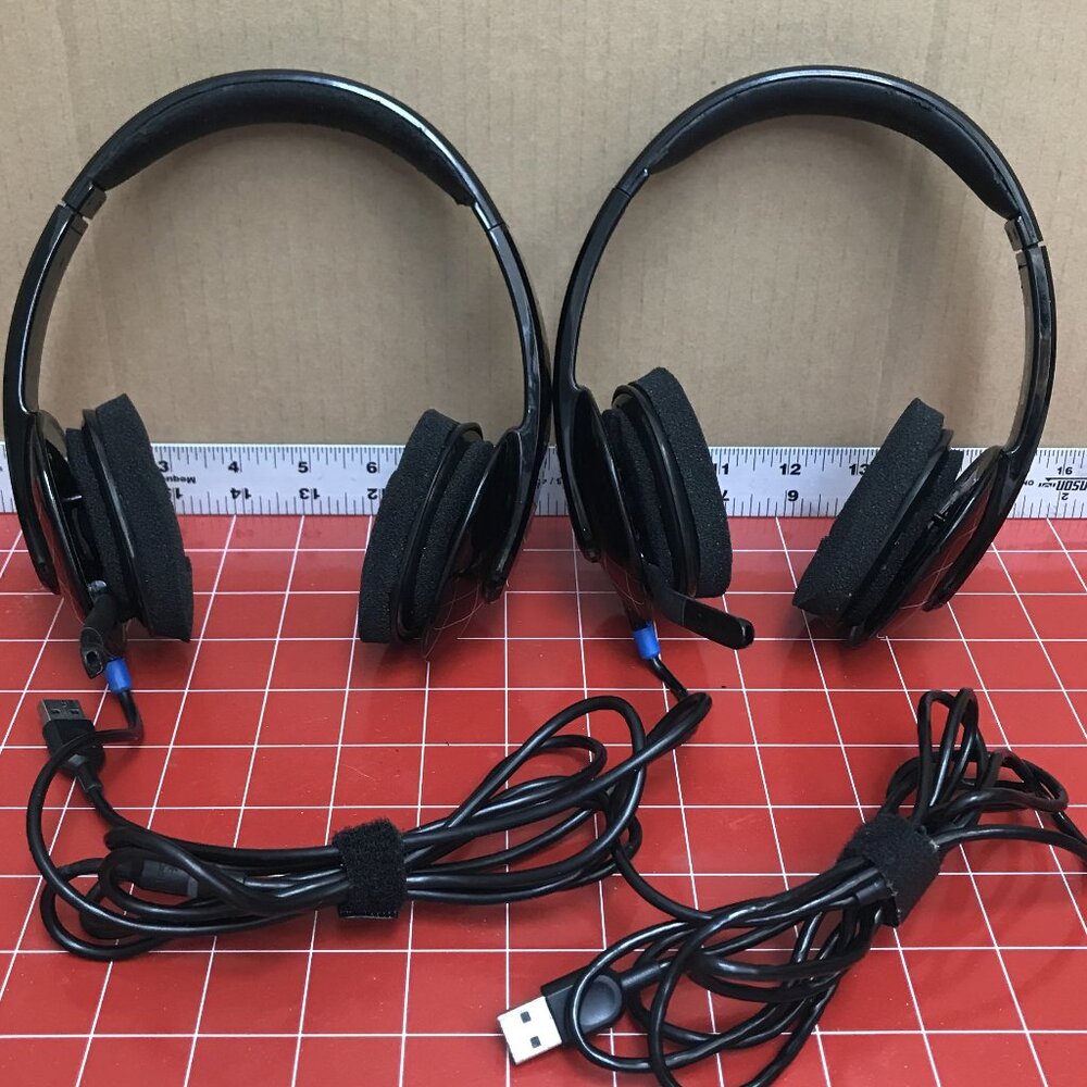 2 Logitech H540 USB Headsets